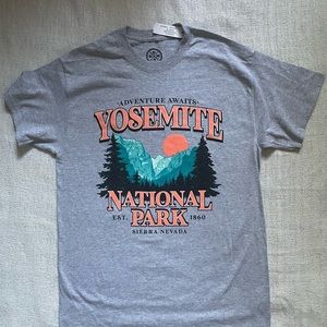 DOM Yosemite National Park Graphic T Shirt Mens Medium M Grey Short Sleeve